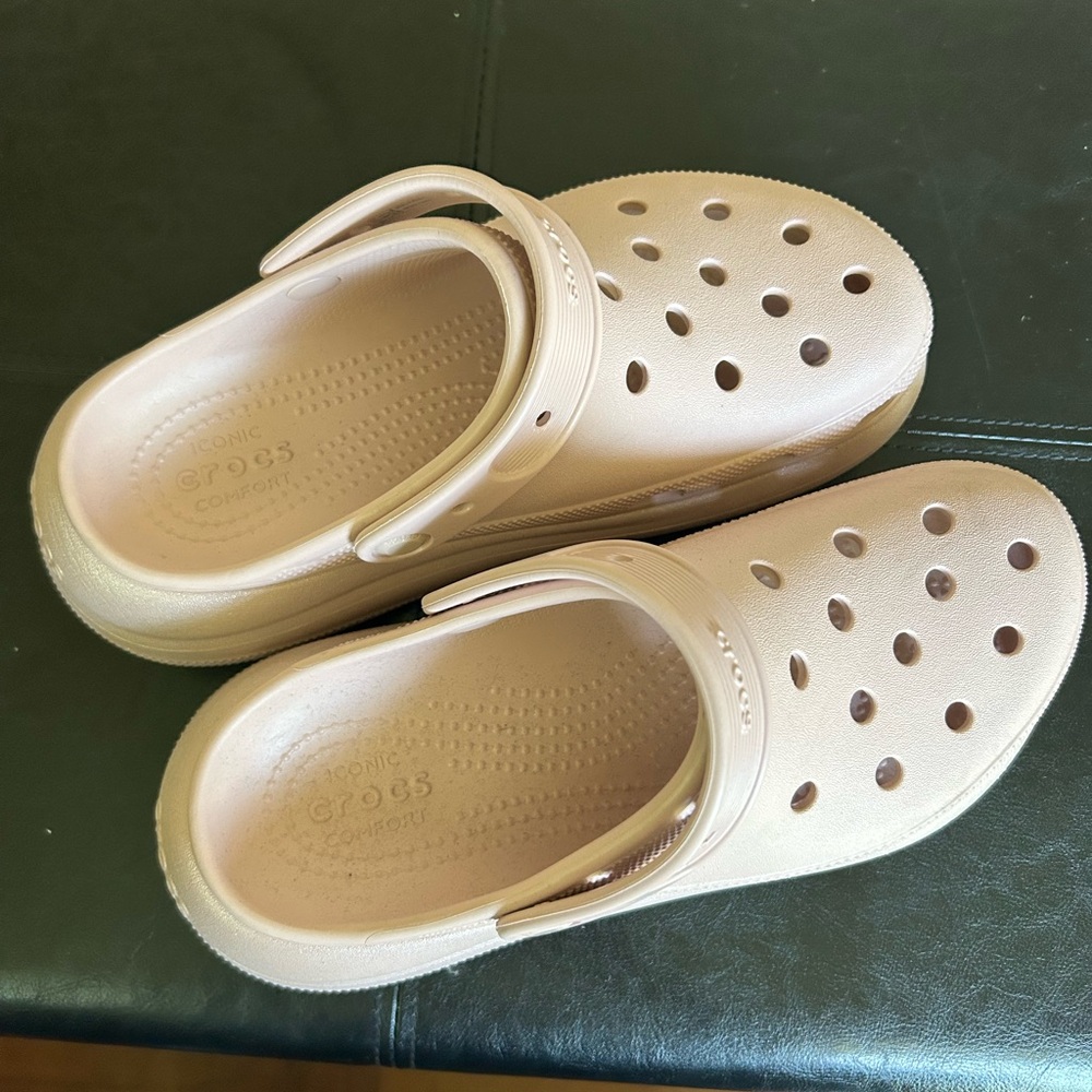 Gorgeous light shimmer pink Crocs platform Size 9